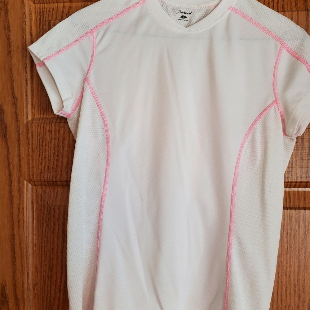 Cute top by ativa